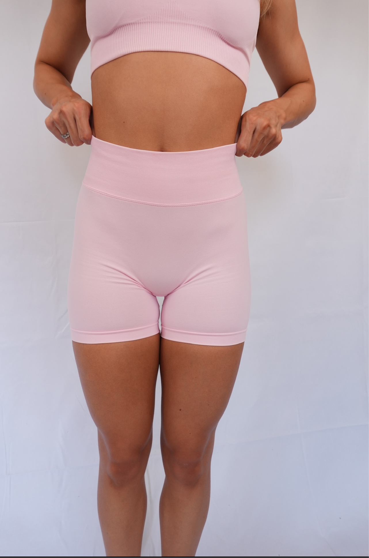 APOTHEO- Scrunch Shorts