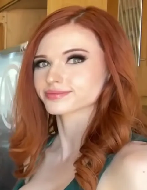 Amouranth portrait